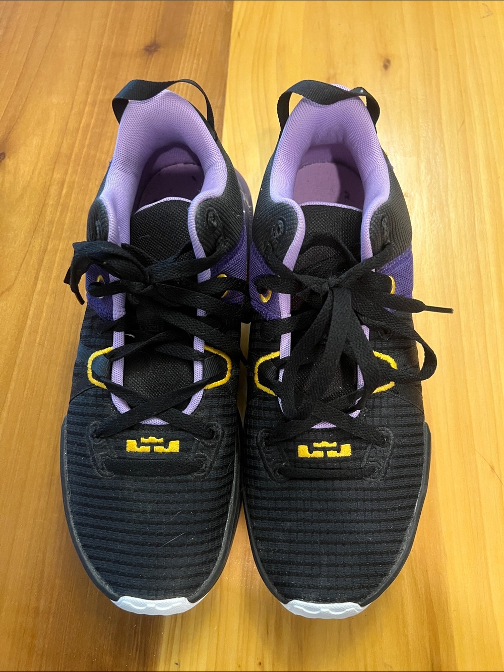 Nike LeBron Witness 7 'Lakers' basketball shoes